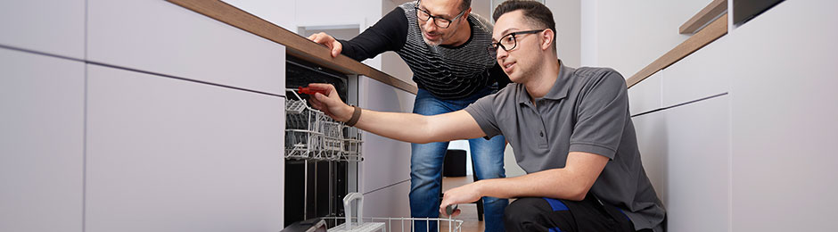 Elektriker bei der Arbeit